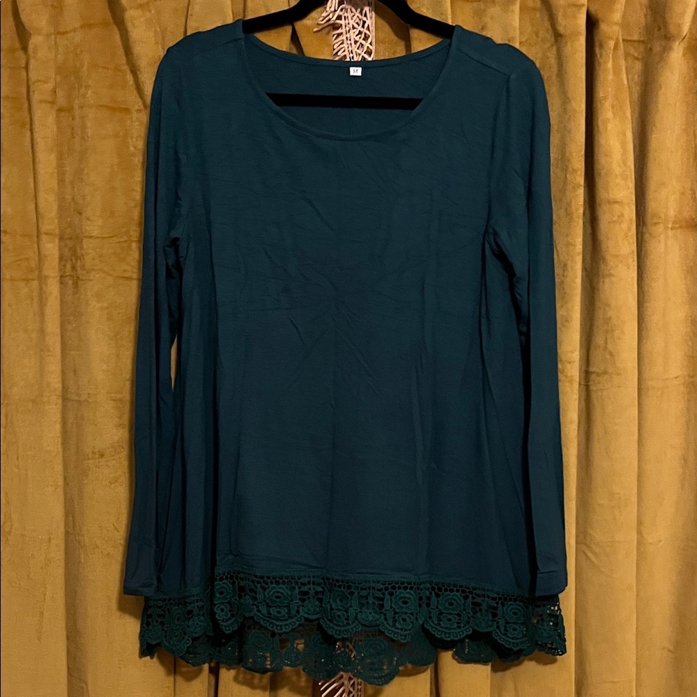 Elegant Green Lace Hem Women's Top